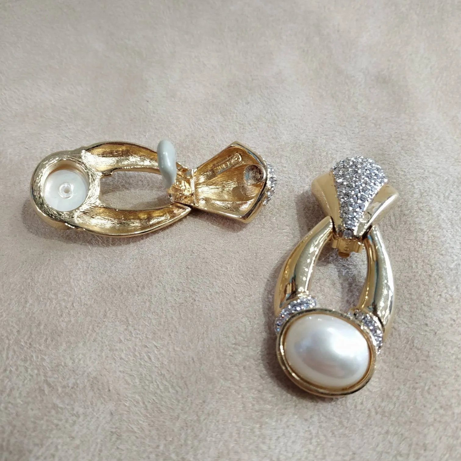 Ciner Vintage Earrings Gold / Clear crystal Pearl Door Knocker Clip On