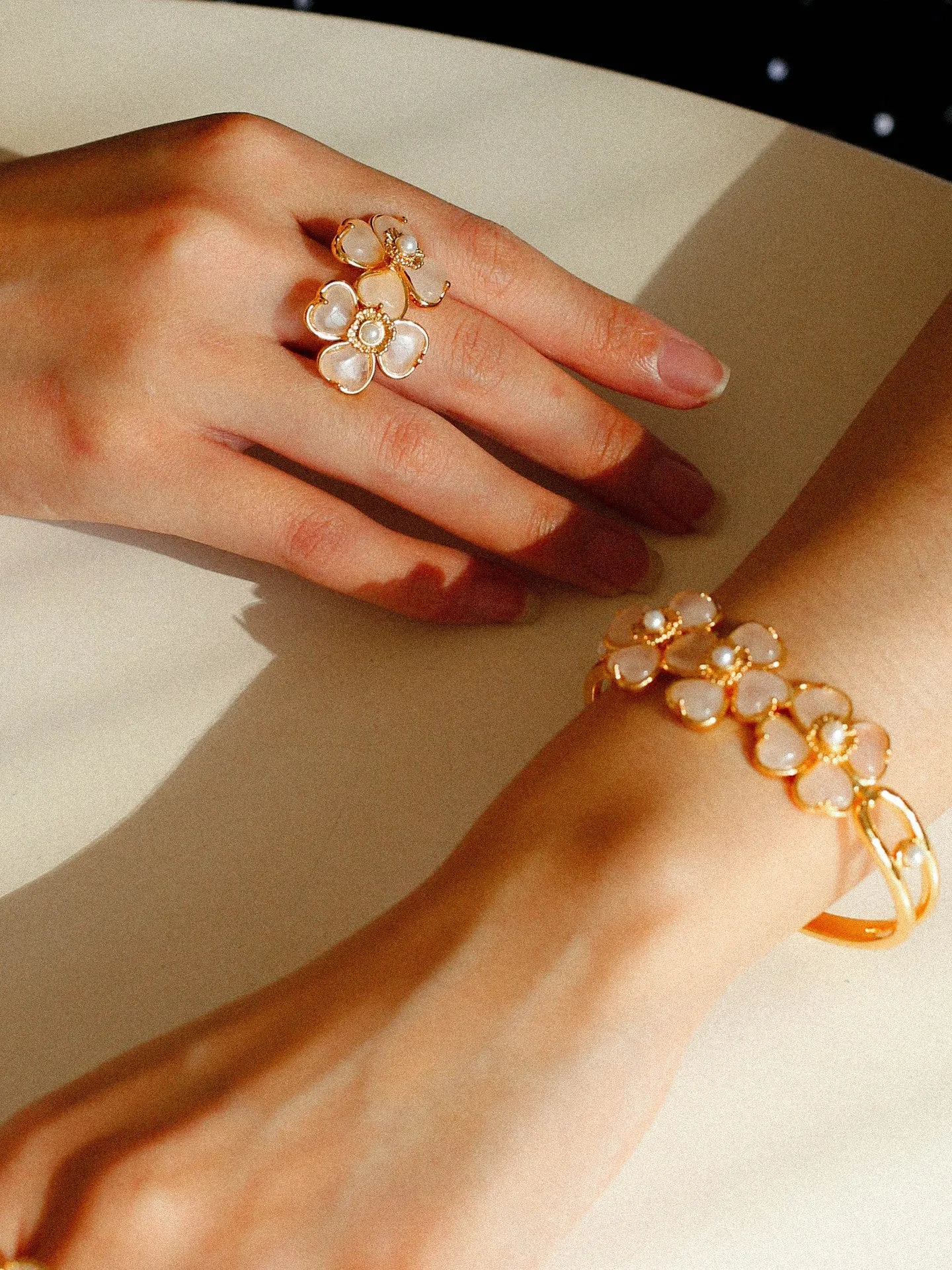 Four-leaf Clover Bangle Bracelets With Black Agate White Crystal Rose Quartz