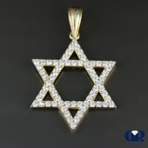 Men's Diamond Star Pendant In 14K Yellow Gold