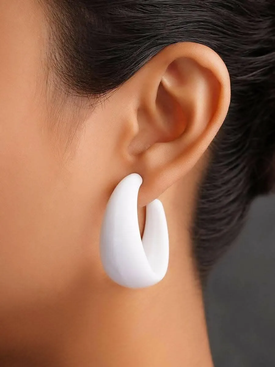 Pinapes fashion simple personality trendy hoop earrings acrylic c shape chunky earrings(white)