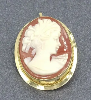 Shell Cameo 18ct Yellow Gold Brooch/Pendant