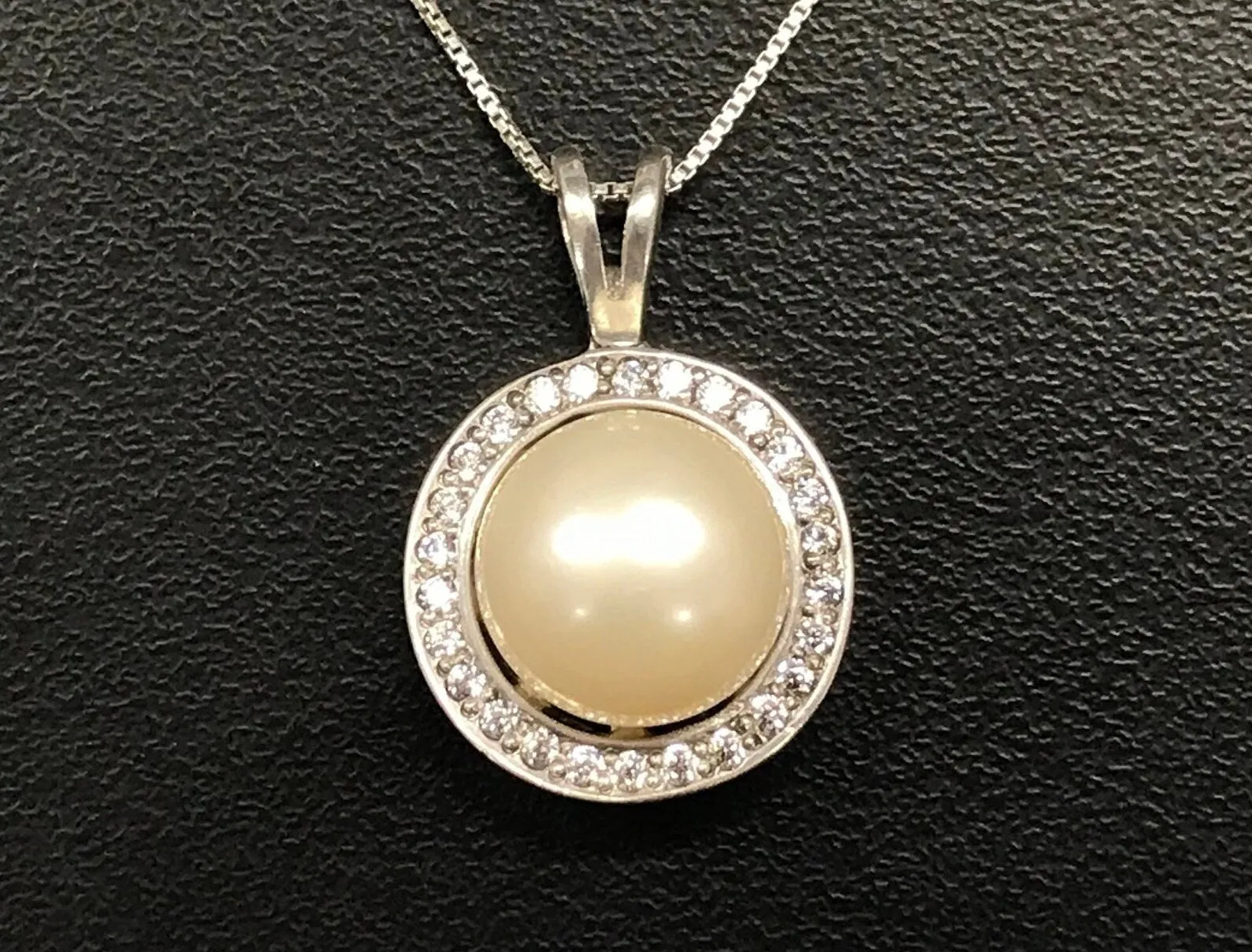 White Pearl Pendant - Pearl Vintage Necklace - Statement Pearl Pendant