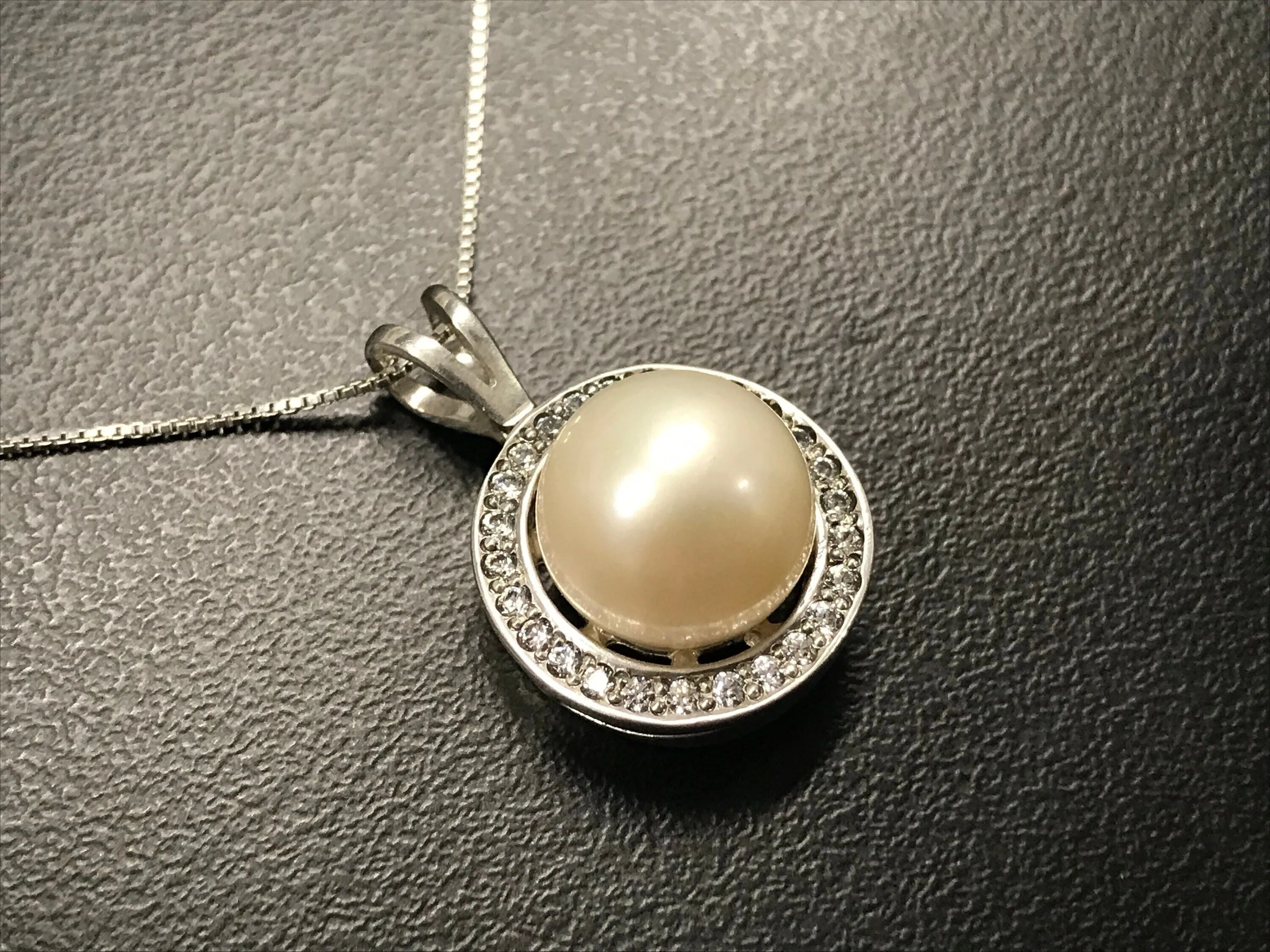 White Pearl Pendant - Pearl Vintage Necklace - Statement Pearl Pendant