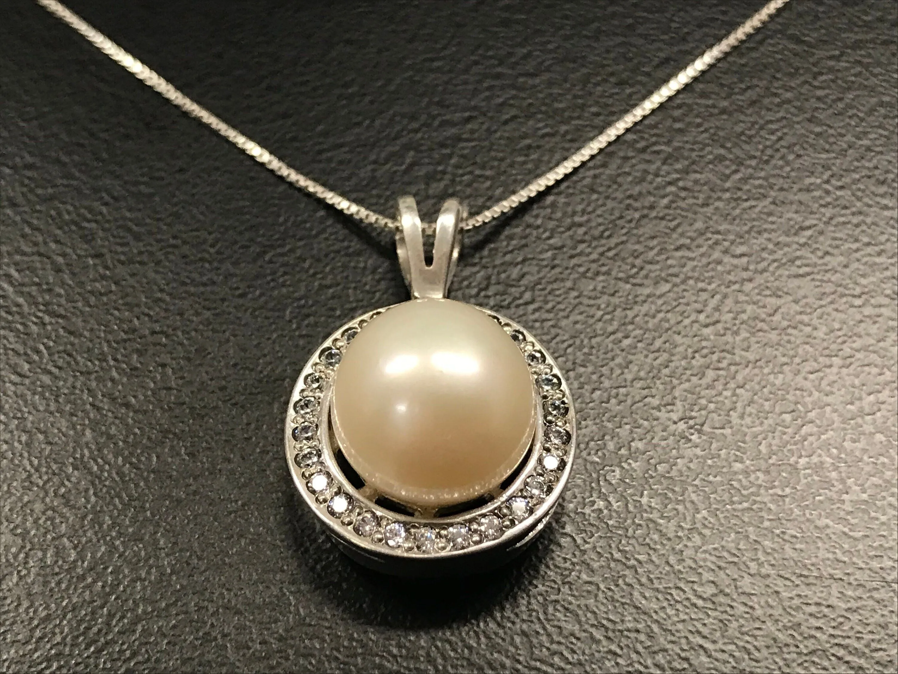 White Pearl Pendant - Pearl Vintage Necklace - Statement Pearl Pendant